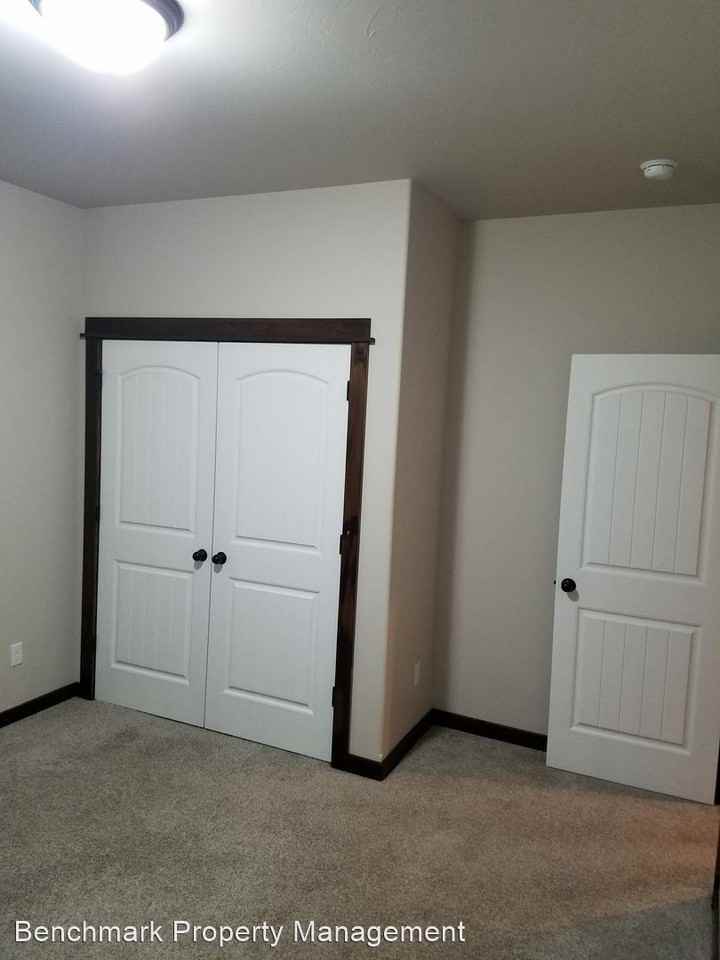 113 Granite Peak Dr - Photo 3 of 23