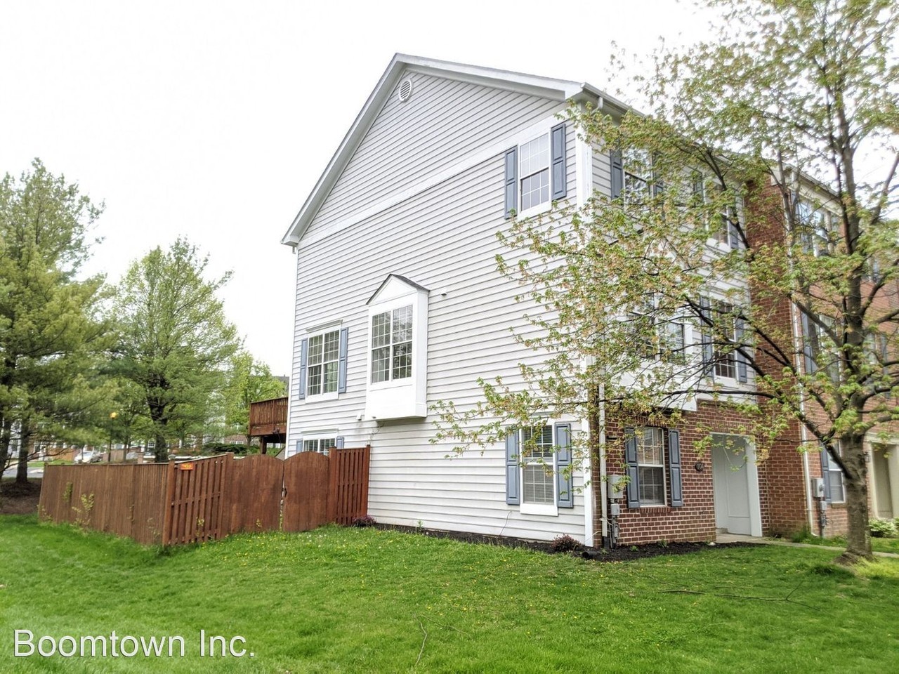 104 Rock Creek Ct - Photo 2 of 35