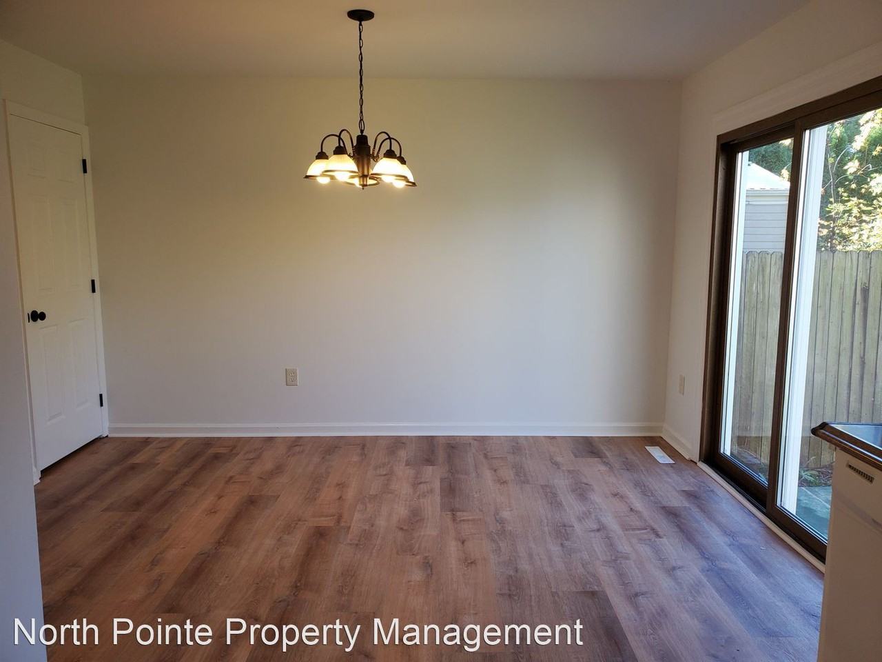 2463 Franklin Dr - Photo 3 of 20