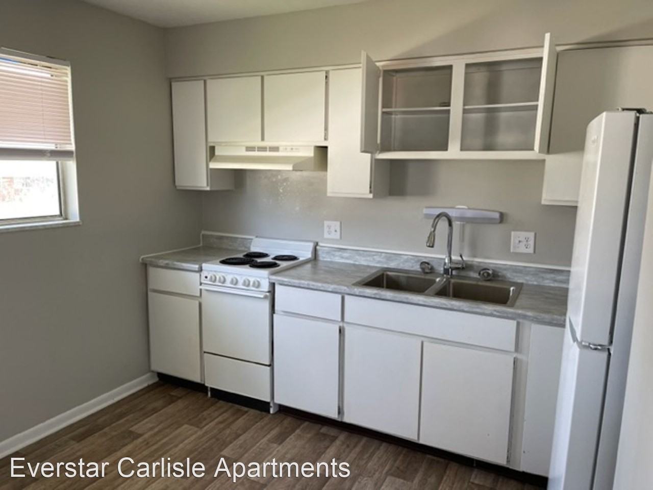 910 914 W Lake Ave - Photo 2 of 10