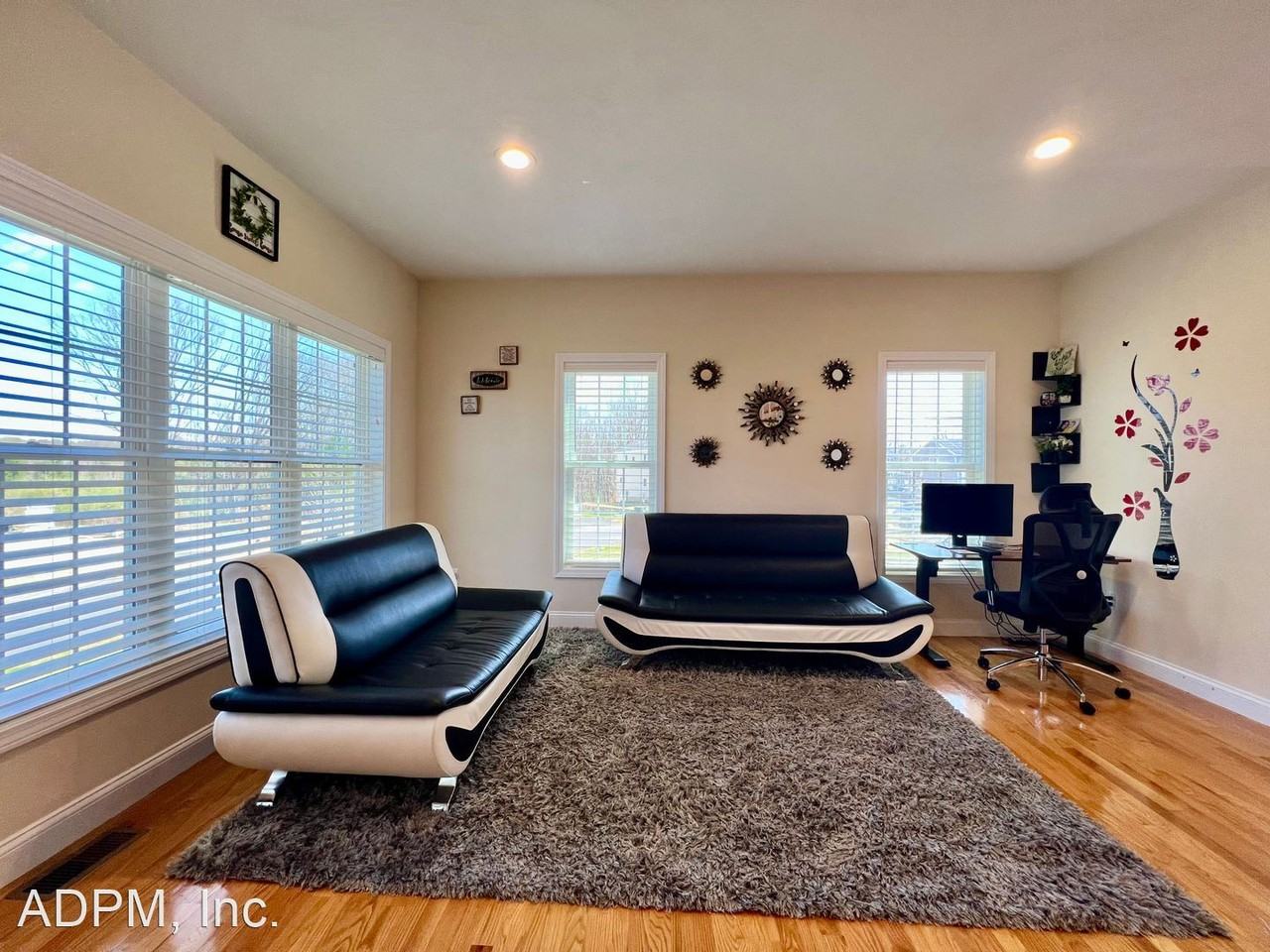 30 Candlelight Ln - Photo 3 of 28