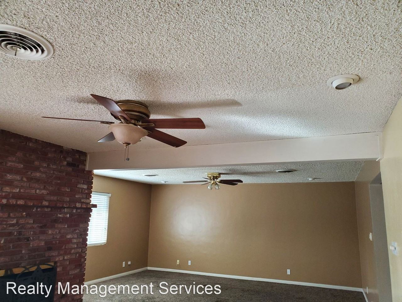 3905 Fairmount St - Photo 3 of 15