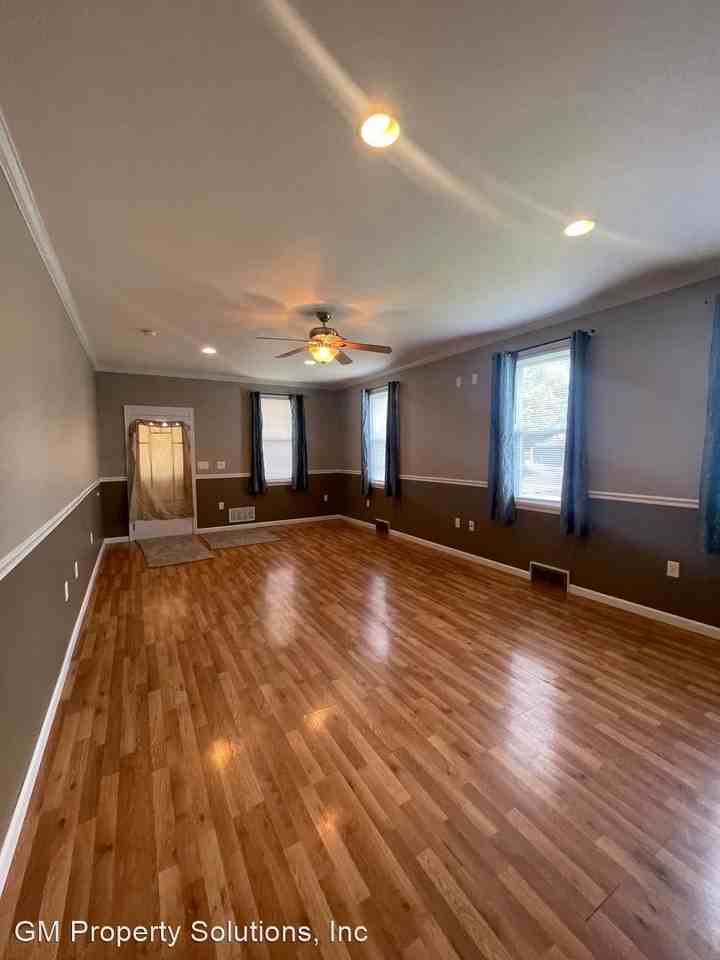 31 N Washington St - Photo 3 of 11