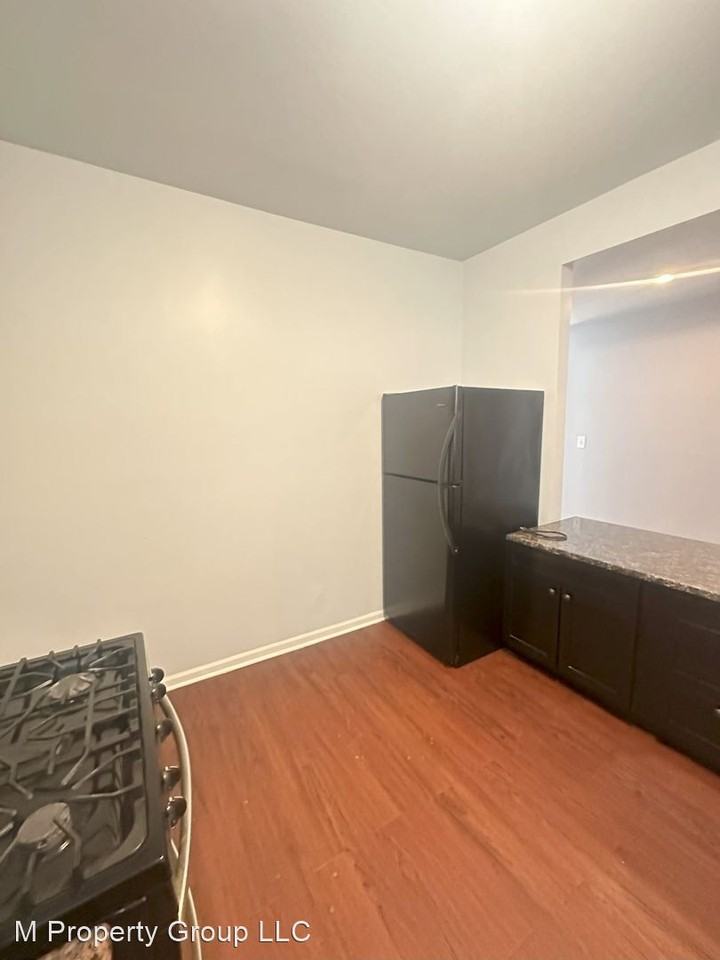7310 S Dante Ave - Photo 3 of 9