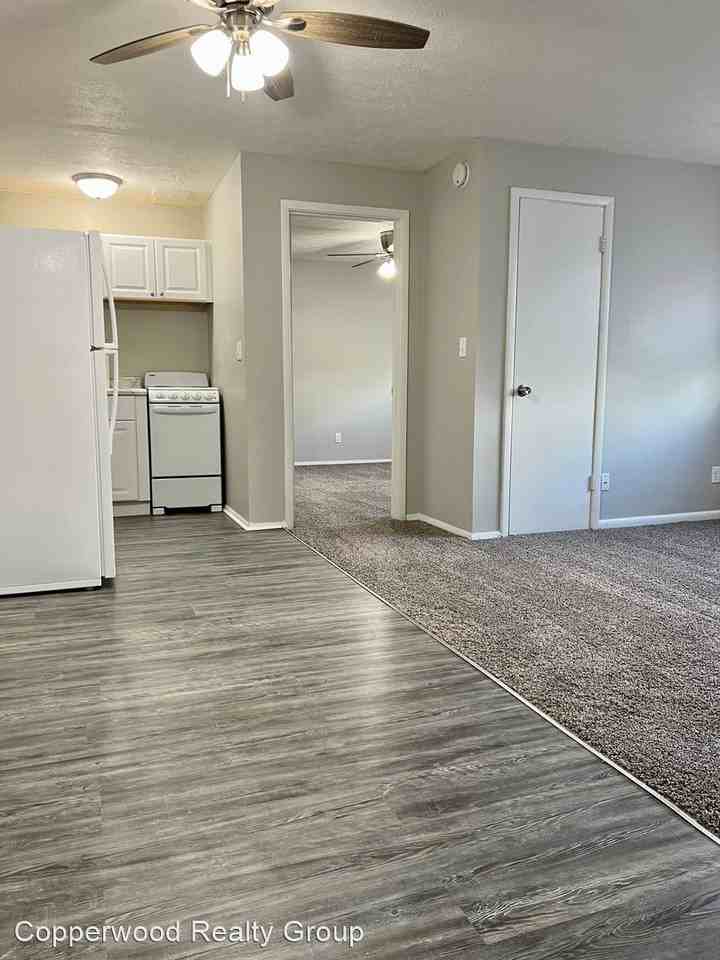 8015 Alexandria Pike - Photo 2 of 9