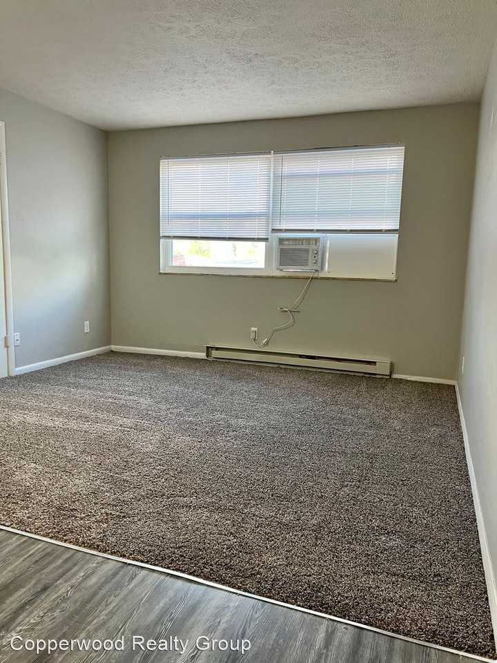 8015 Alexandria Pike - Photo 3 of 9