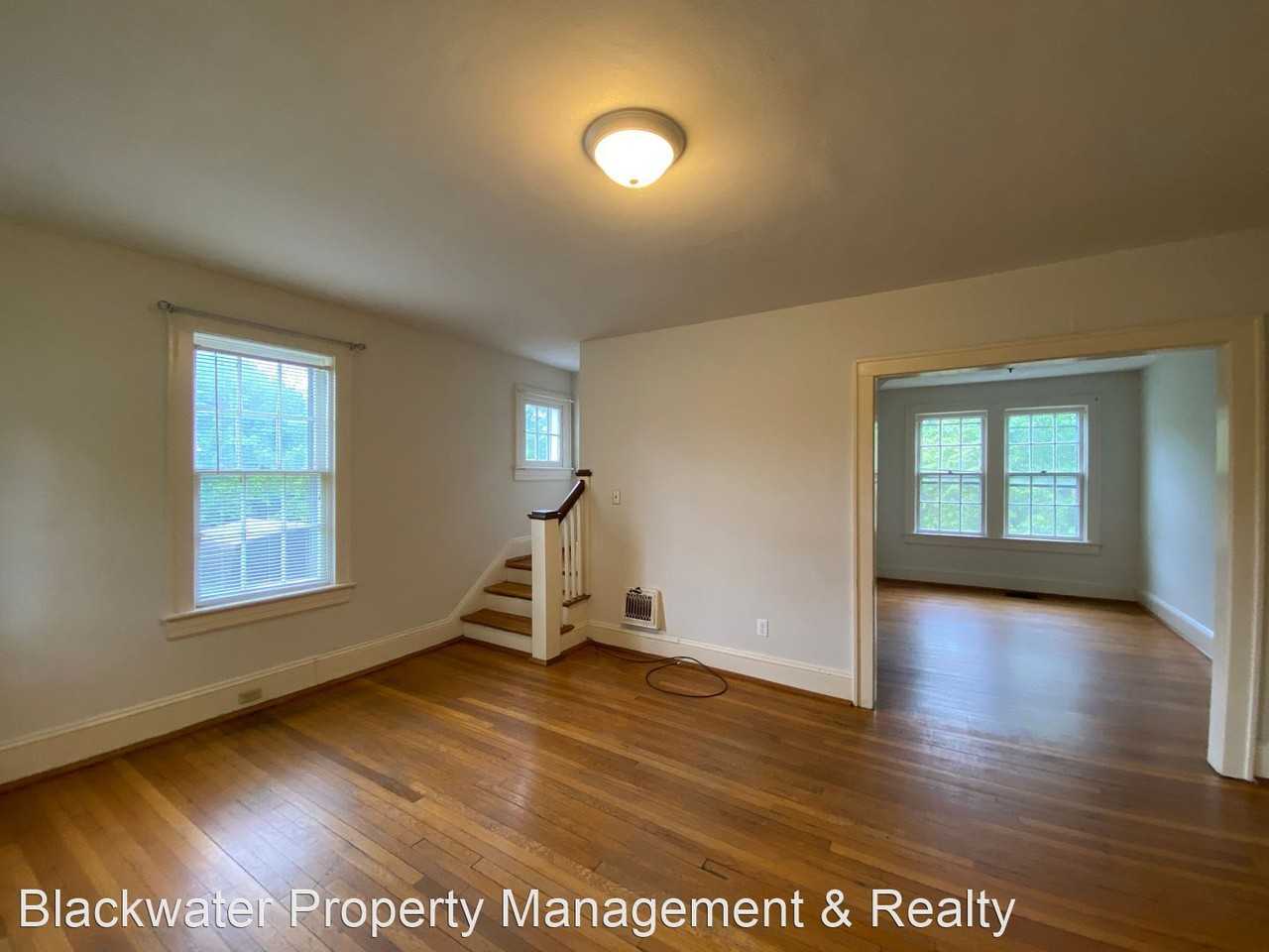 Oak St - Photo 3 of 19