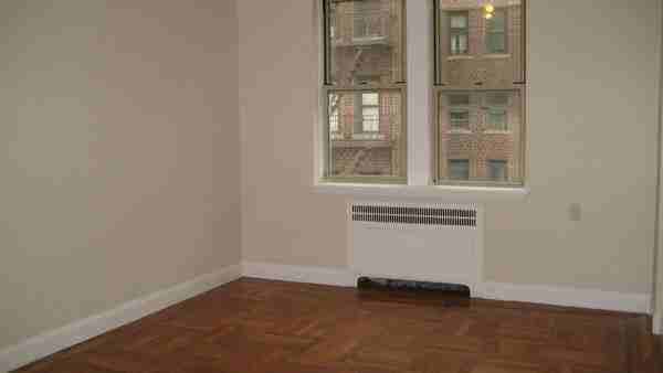 Brighton 7th St-Brighton Beach-LISTING ID 34522 - Photo 2 of 9