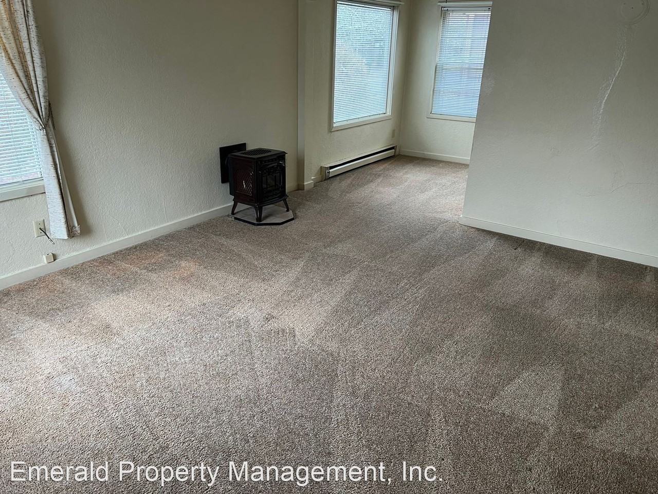 512 C St - Photo 2 of 9