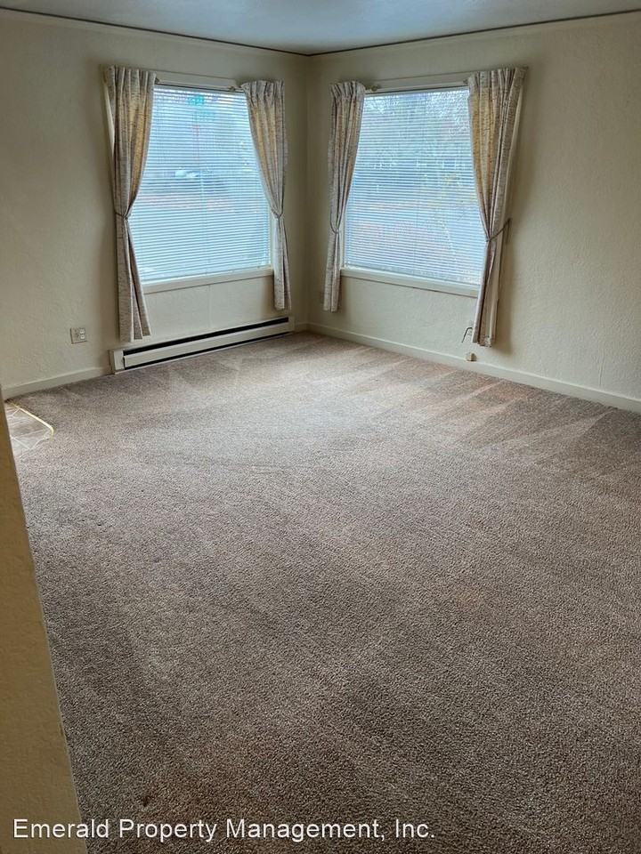 512 C St - Photo 3 of 9