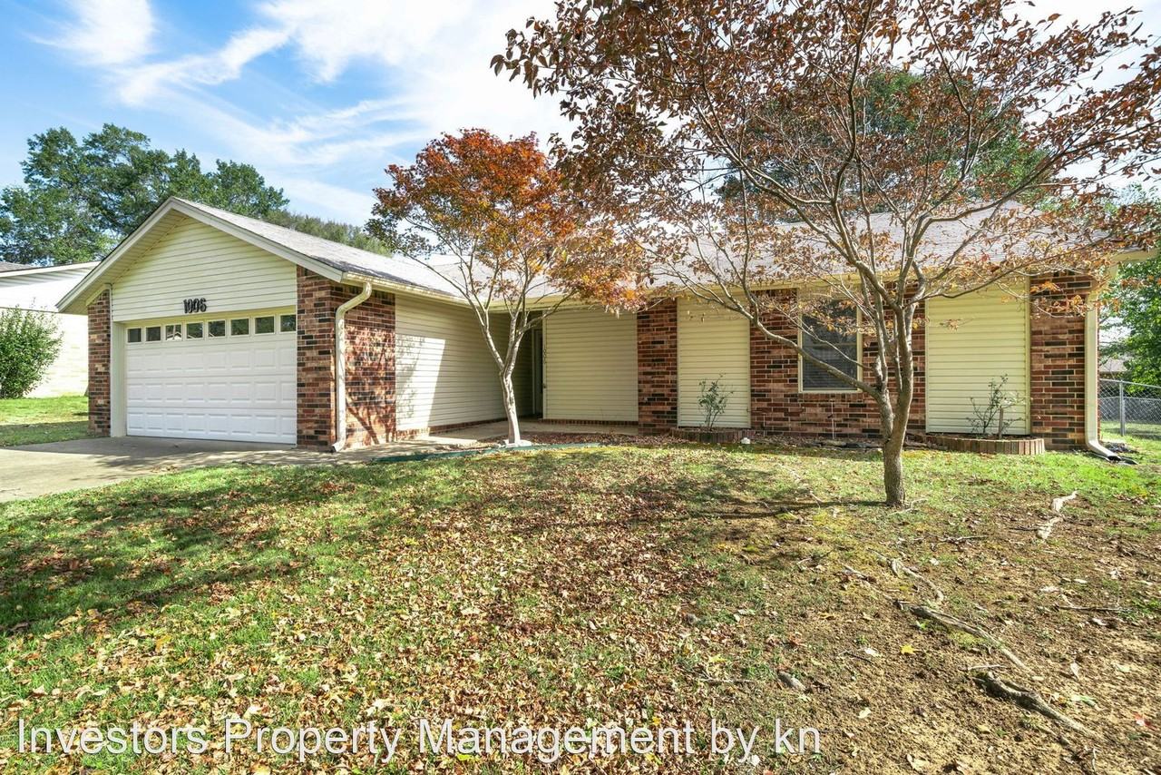 1006 3rd Ter - Photo 2 of 28