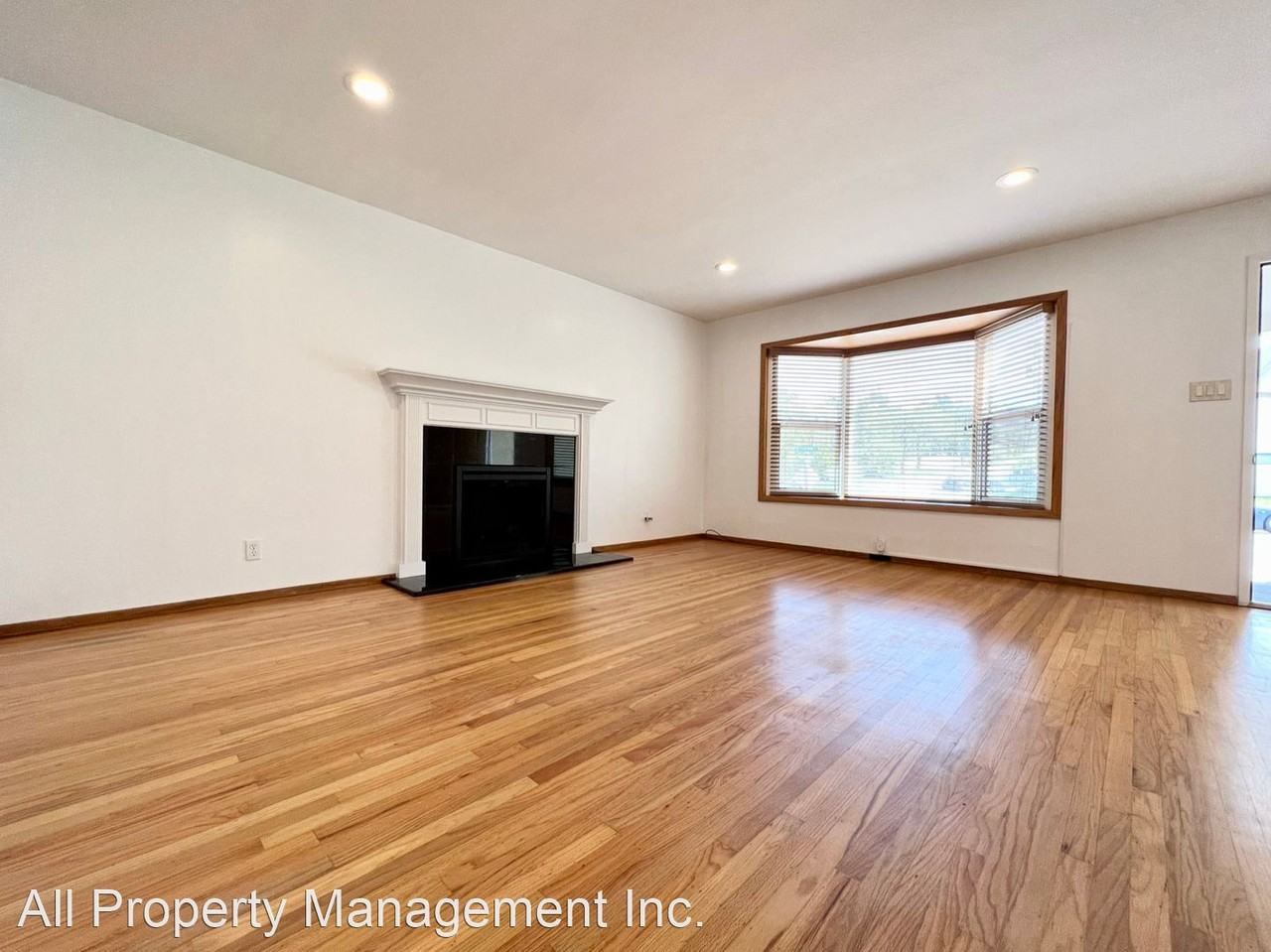 3991 Chilton Ln - Photo 3 of 28