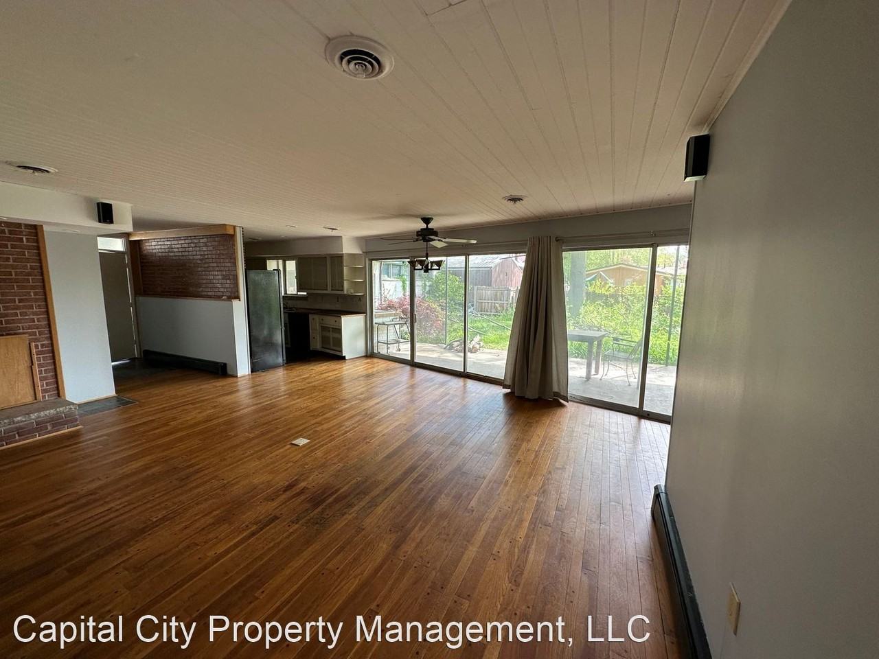 606 W Spruce St - Photo 3 of 12