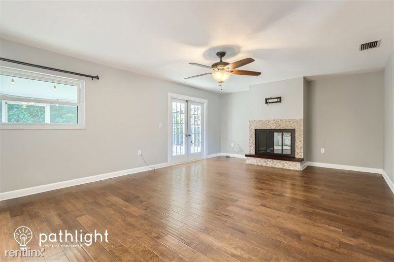 2226 Stacy Ct - Photo 3 of 11