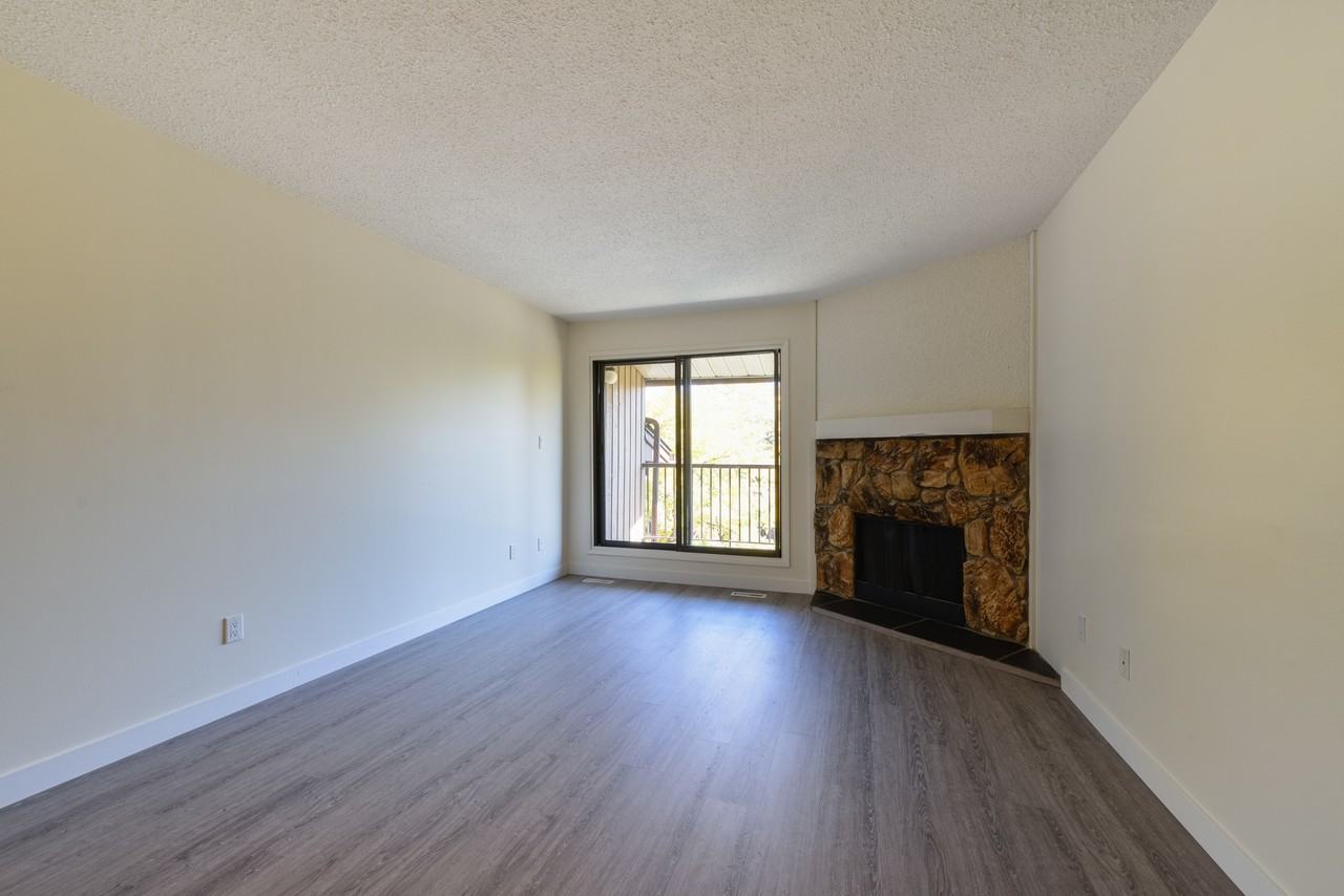 Warwick Apartments - Photo 3 of 15