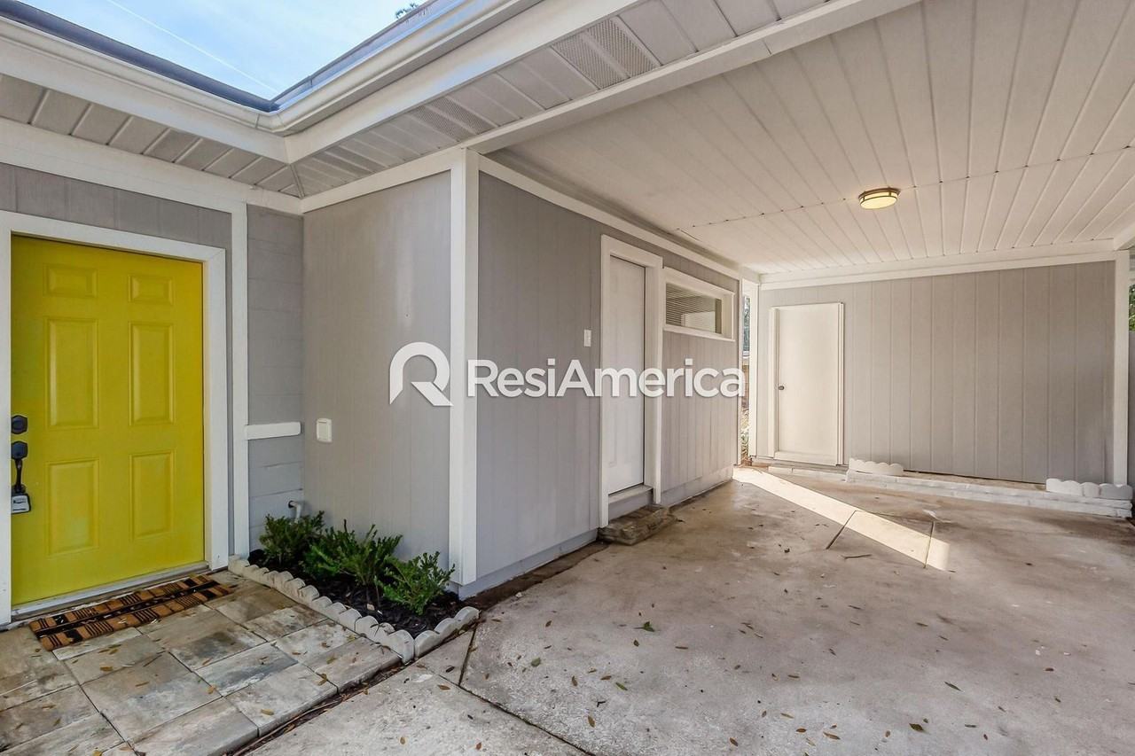 5350 Oak Forest Dr - Photo 3 of 18