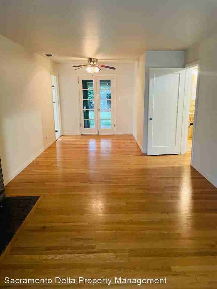 5000 Reid Way - Photo 3 of 14