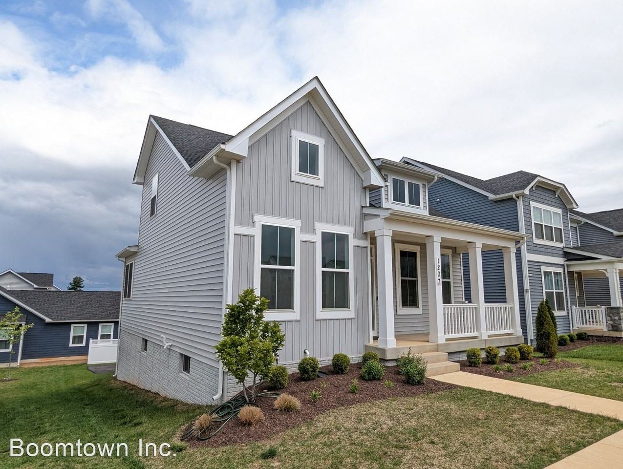 1207 Marsalis Pl - Photo 3 of 50