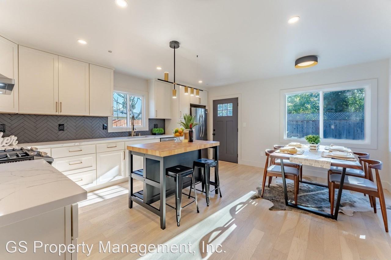 2256 Glen Way - Photo 2 of 33