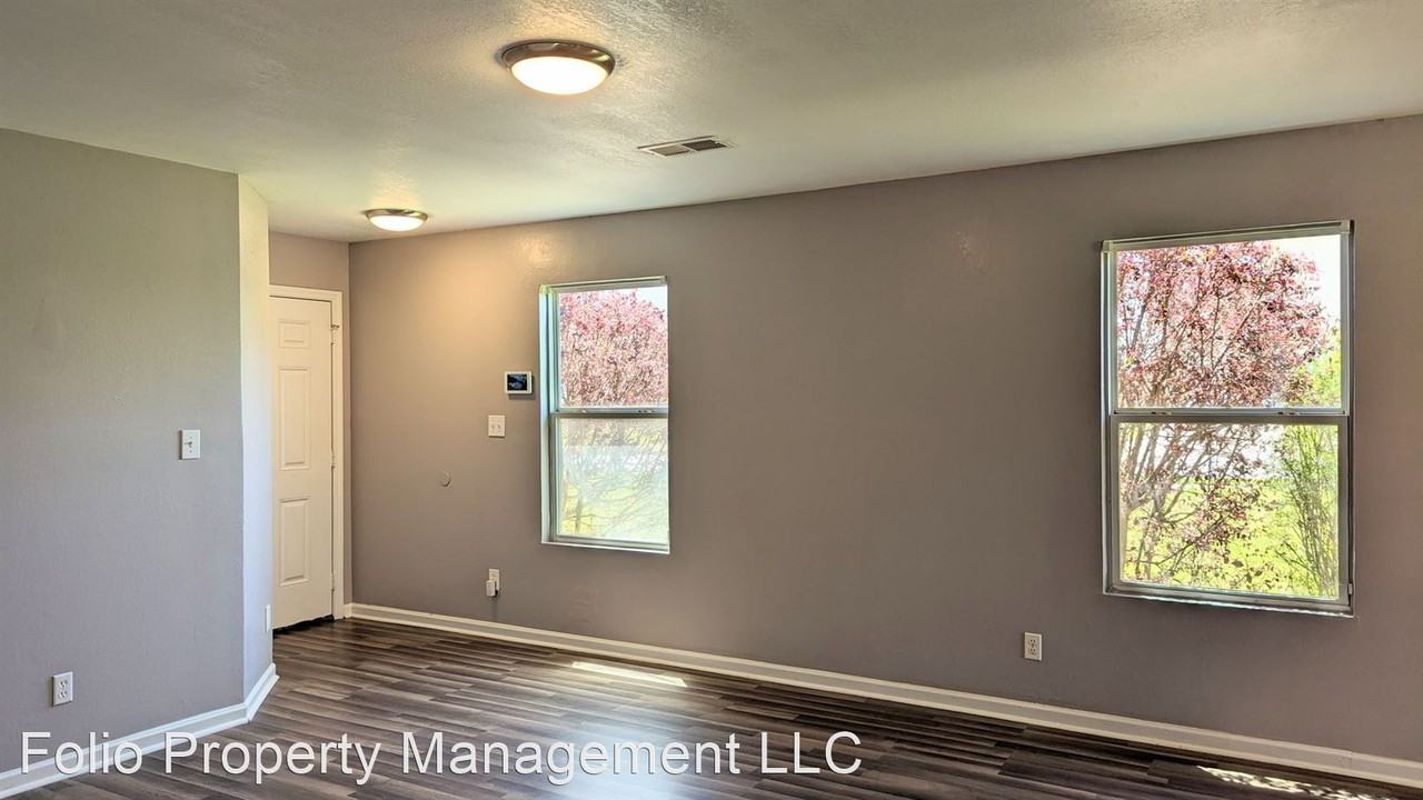 3051 Lakeland Dr - Photo 3 of 20