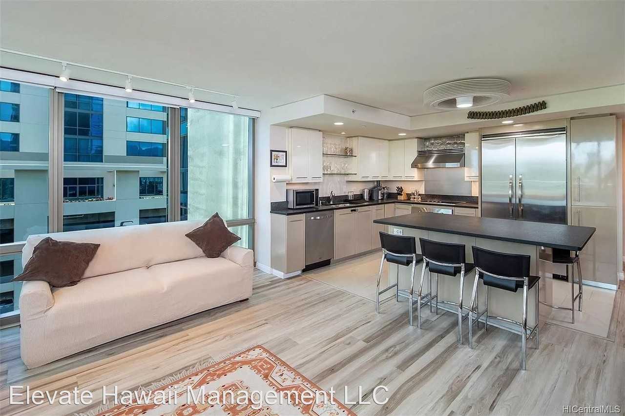 1200 Queen Emma St #902