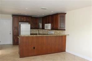 256 Nw 118th Dr - Photo 3 of 10