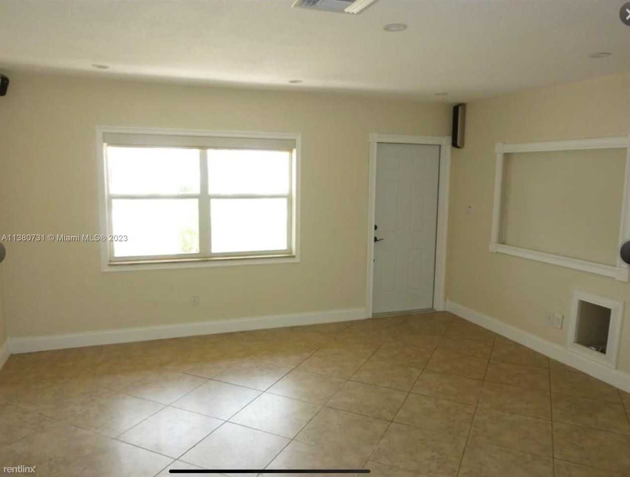 7305 Nw 95th Way #0 - Photo 2 of 15