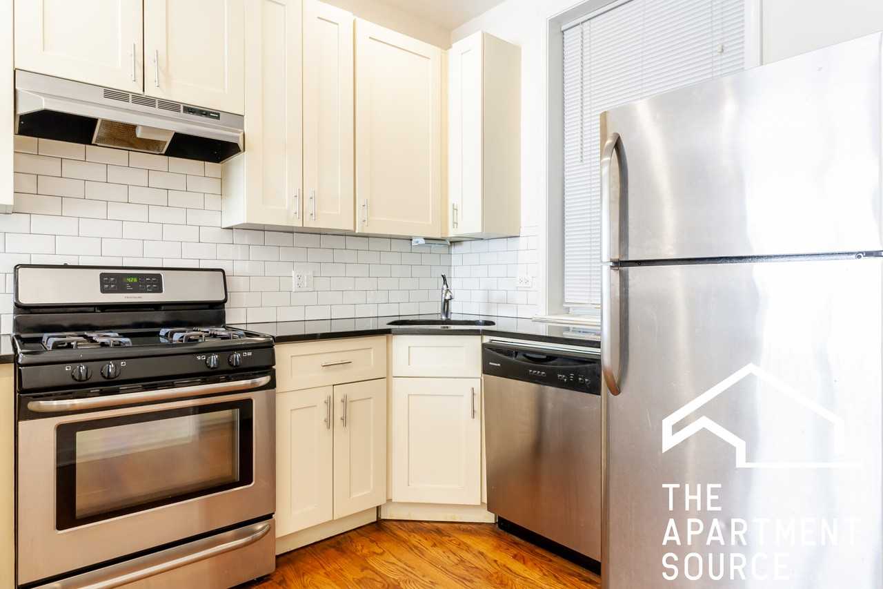 853 W Cornelia Ave #1N - Photo 2 of 22