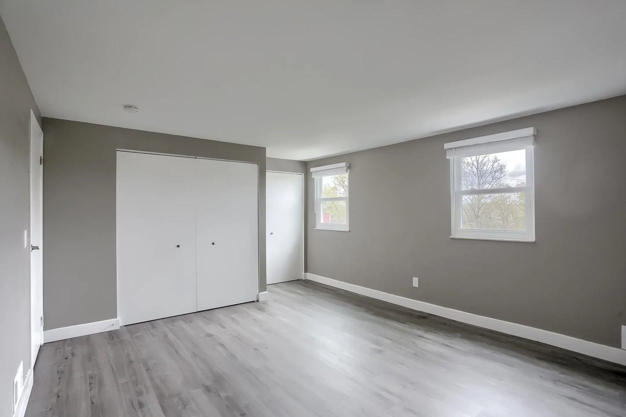 4292 Sample Ct - Photo 3 of 10