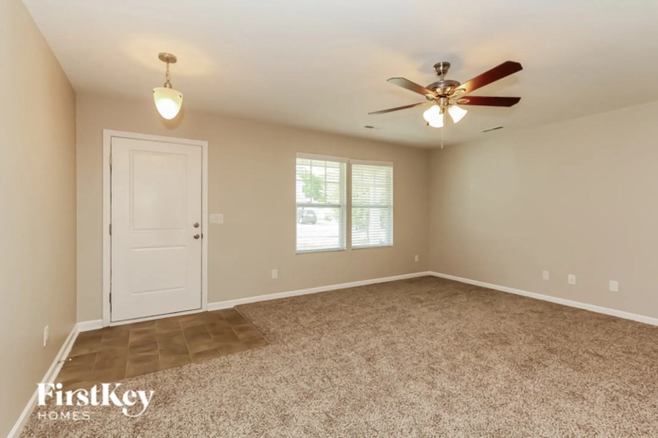 851 Sherman St - Photo 3 of 14
