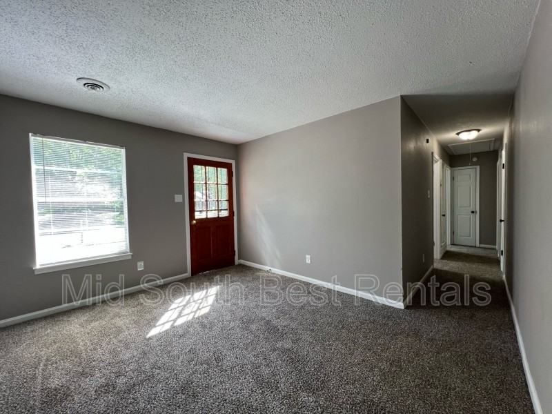 617 Northaven Drive - Photo 2 of 9