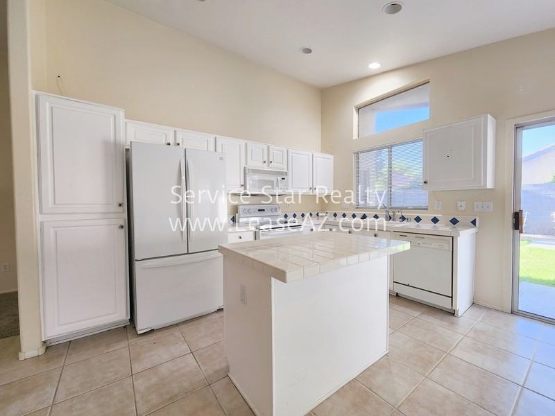 2281 E Derringer Way - Photo 6 of 30