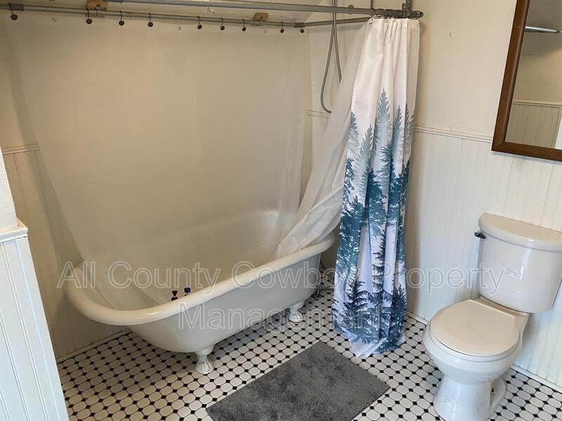 268 1/2 N 2nd St - Photo 6 of 8