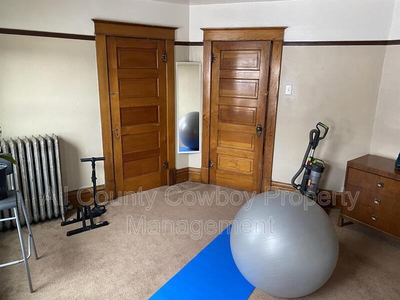 268 1/2 N 2nd St - Photo 3 of 8