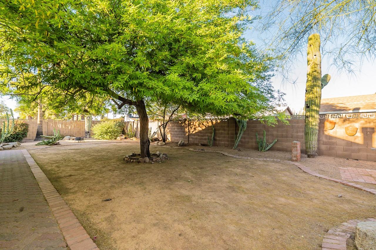 13237 N 38th Pl - Photo 2 of 44