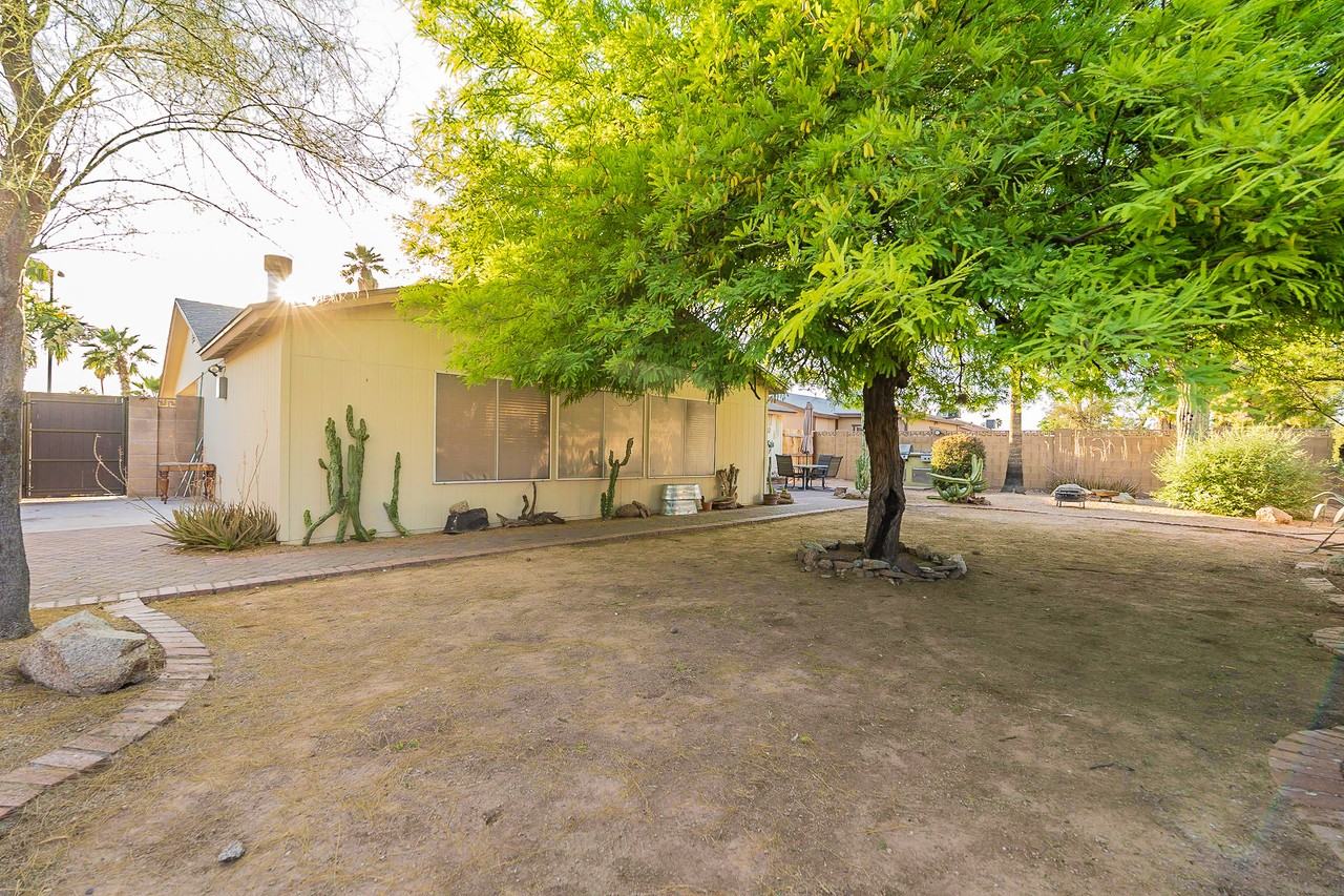 13237 N 38th Pl - Photo 3 of 44