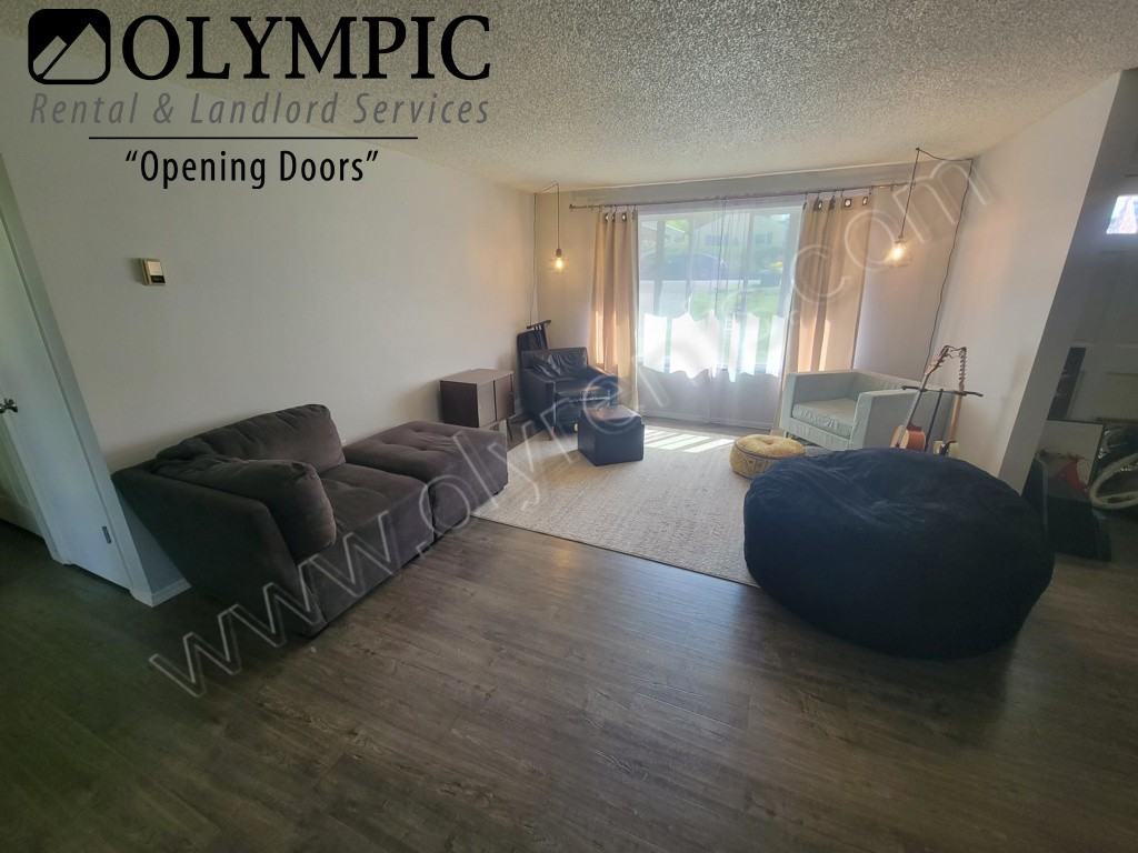 2005 Brown St Se - Photo 3 of 13