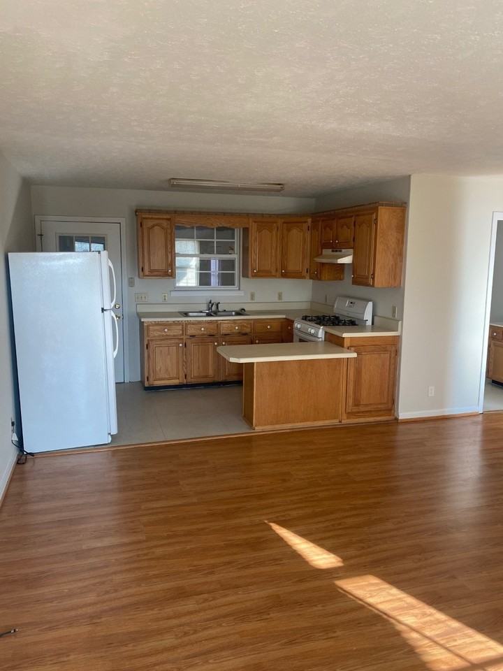 None 131 - Photo 3 of 9