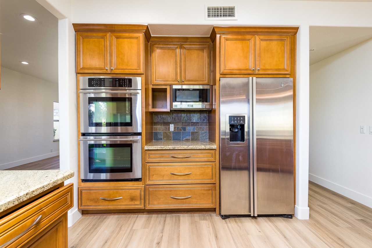 2342 W Hemlock Ct - Photo 4 of 33