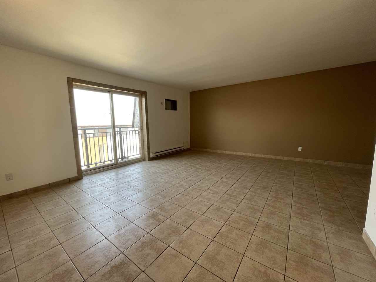 91-95 Talbot St E - Photo 3 of 21