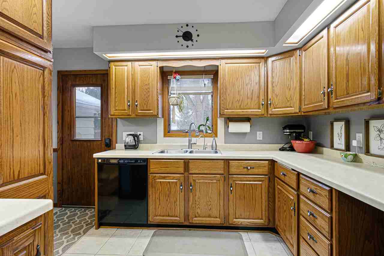 228 W Lexington Blvd - Photo 2 of 24