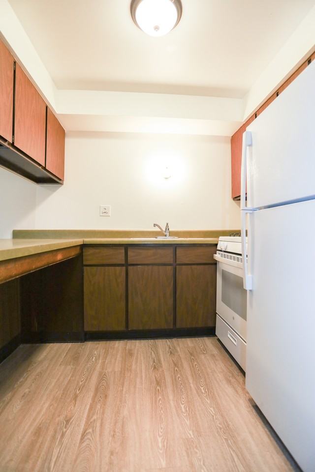 126 W Washington St 321, Round Lake, IL 60073 2 Bedroom Apartment