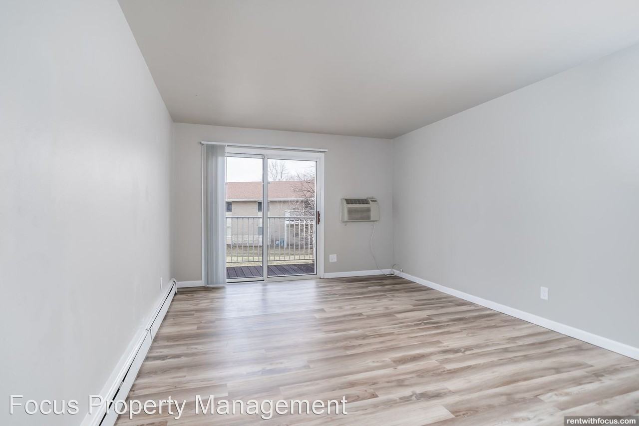 1740 Lombard Ave. - Photo 2 of 17