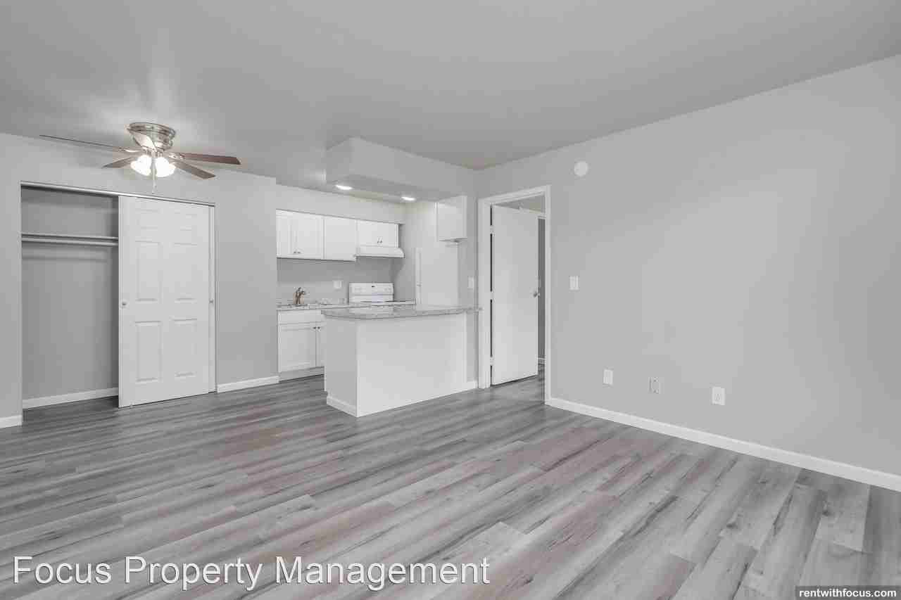 3020 W. Spencer Street - Photo 2 of 30