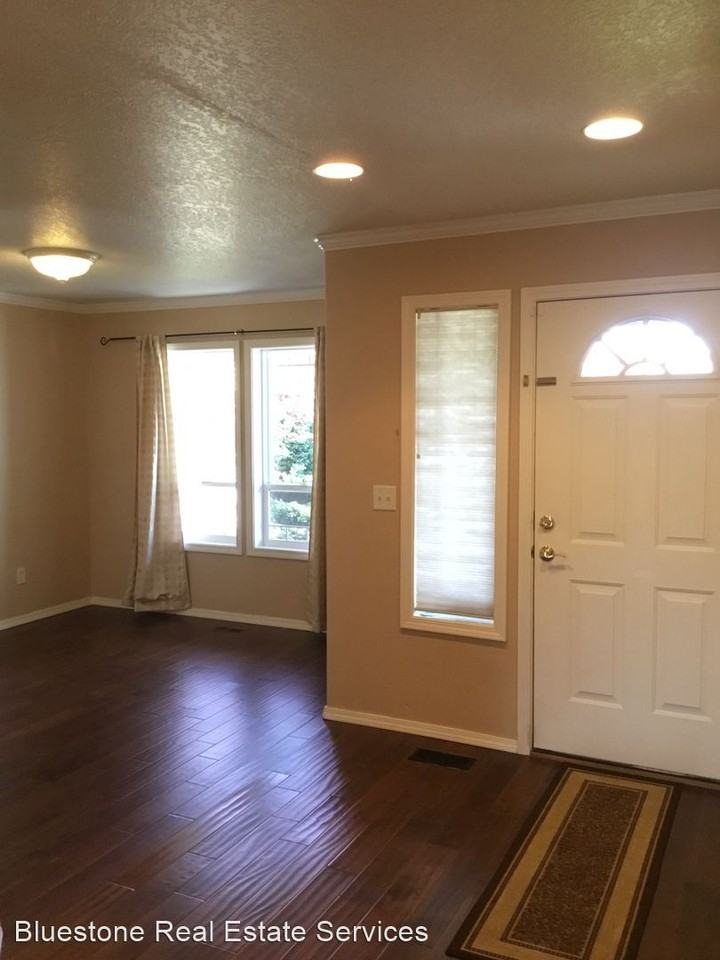 3798 Ne 206th Ave - Photo 3 of 29