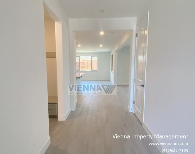 525 Kings Peak Ct - Photo 2 of 25