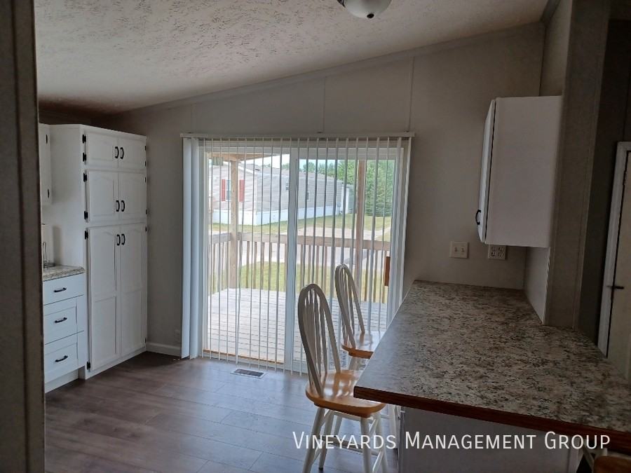 5232 E Broadway Rd - Photo 2 of 4