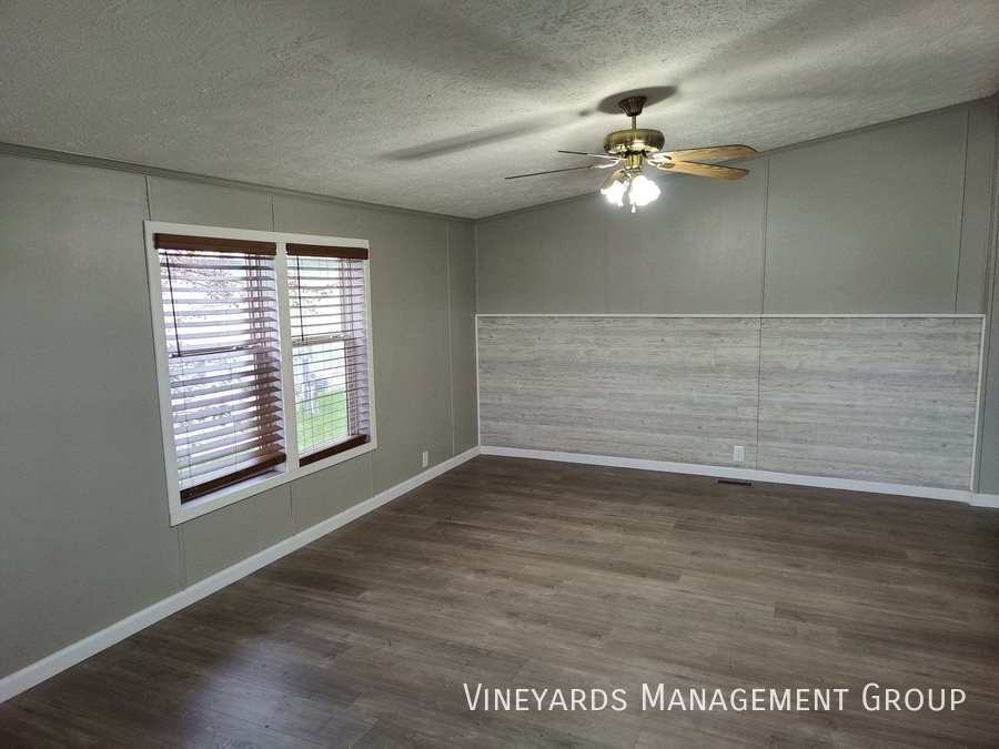 5232 E Broadway Rd - Photo 3 of 4