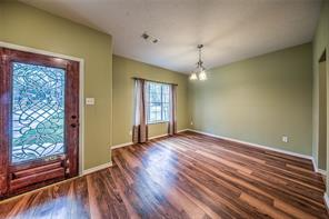 32906 Riverwood Dr - Photo 2 of 17