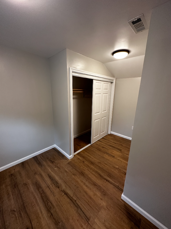 1816 Maple Ln - Photo 3 of 4